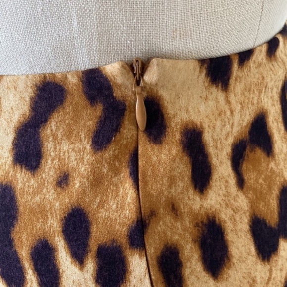 Escada silk leopard print skirt, lined, marked size 34=size 2 - Picture 6 of 11
